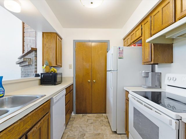 2540 Indigo Lane, Arlington, TX 76015