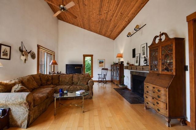 1123 Snipe Ireland Road, Richmond, VT 05477