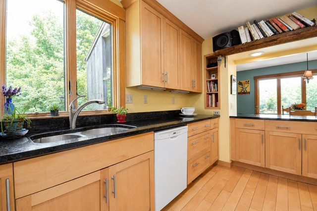 1123 Snipe Ireland Road, Richmond, VT 05477
