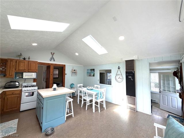 4881 Fess Drive, Geneva On The Lake, OH 44041