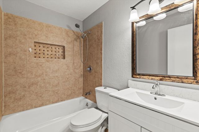 900 Wandering Way Drive, Allen, TX 75002