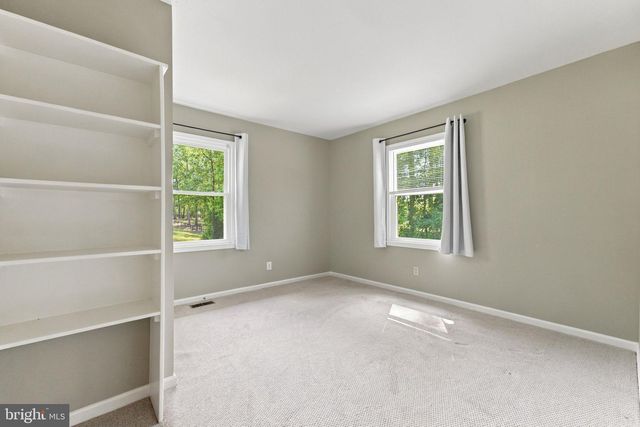 5483 BEACH RD, Midland, VA 22728