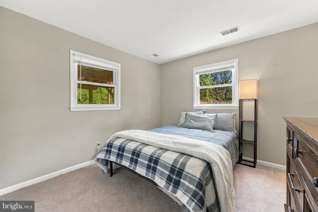 5483 BEACH RD, Midland, VA 22728