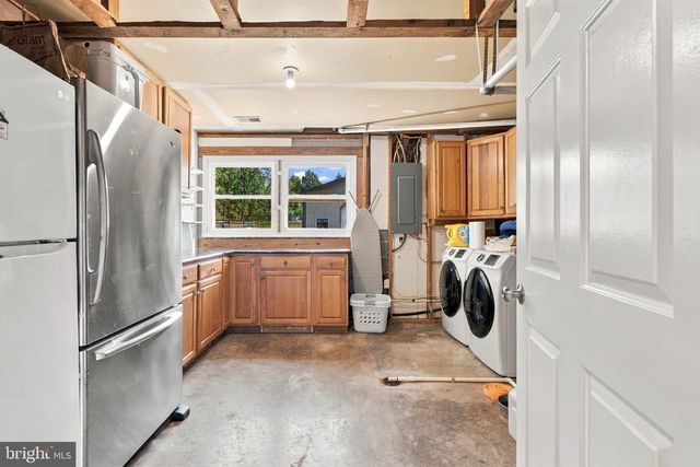 5483 BEACH RD, Midland, VA 22728