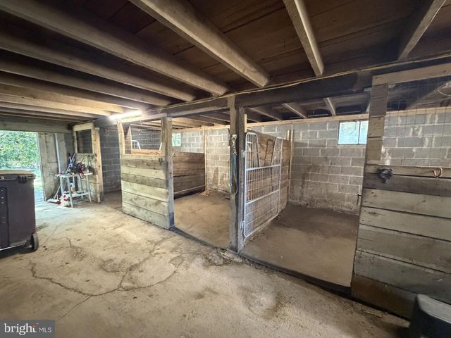 5483 BEACH RD, Midland, VA 22728