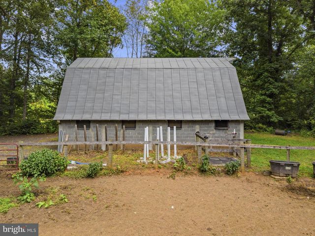 5483 BEACH RD, Midland, VA 22728