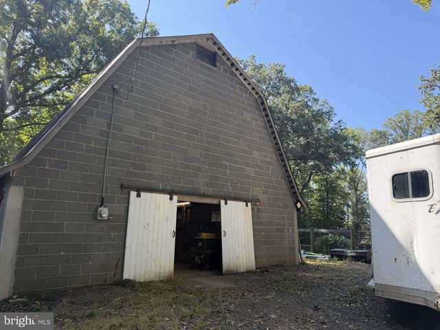 5483 BEACH RD, Midland, VA 22728
