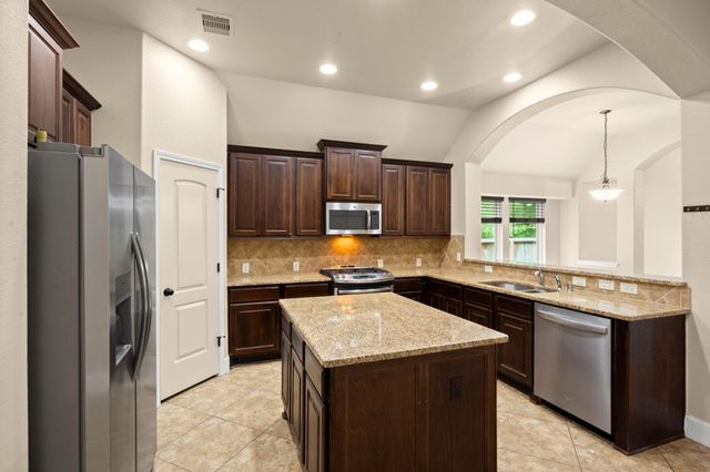 110 Logan Pass Court, Montgomery, TX 77316