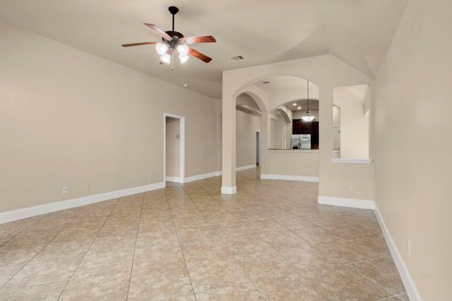 110 Logan Pass Court, Montgomery, TX 77316