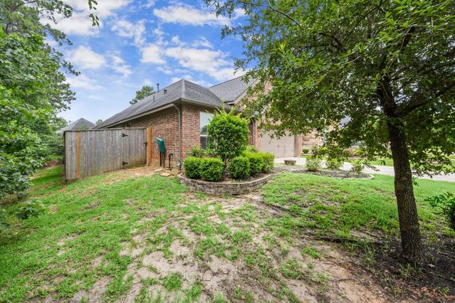 110 Logan Pass Court, Montgomery, TX 77316