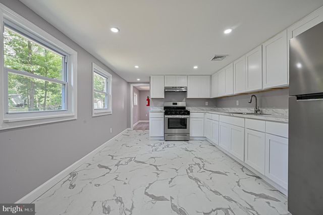 2722 SUNSET AVE, Williamstown, NJ 08094