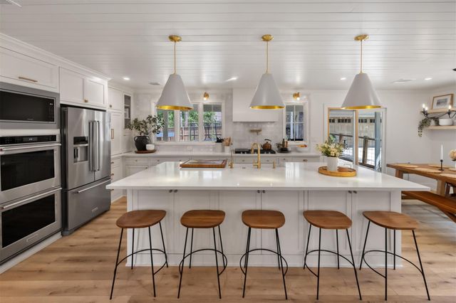 140 April Waters Drive W, Conroe, TX 77356