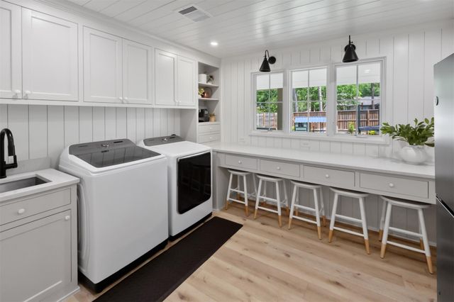 140 April Waters Drive W, Conroe, TX 77356