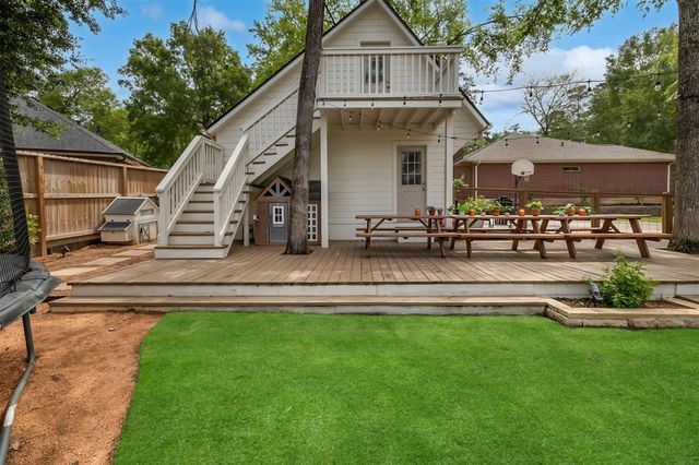 140 April Waters Drive W, Conroe, TX 77356