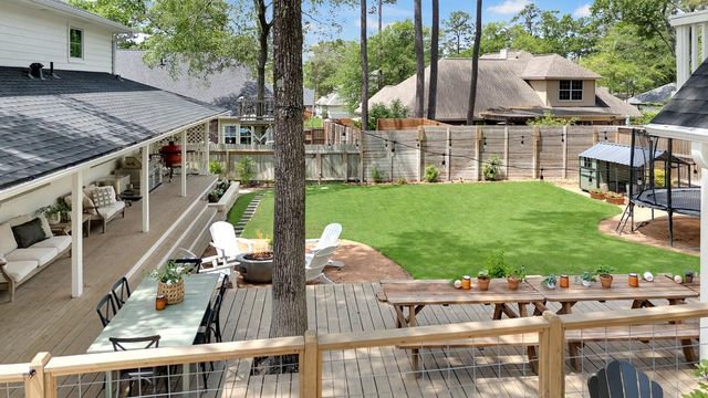 140 April Waters Drive W, Conroe, TX 77356