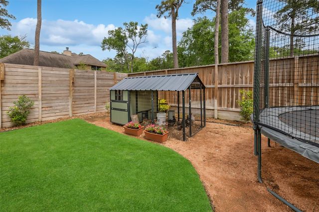 140 April Waters Drive W, Conroe, TX 77356