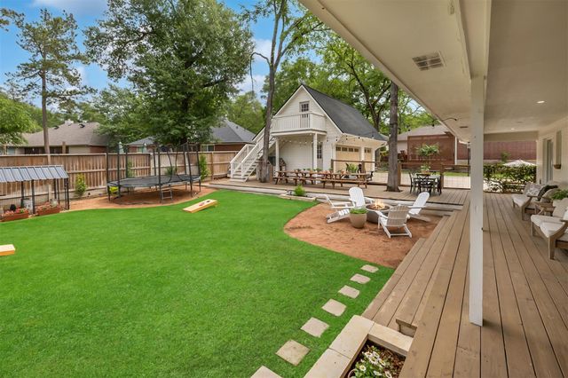 140 April Waters Drive W, Conroe, TX 77356