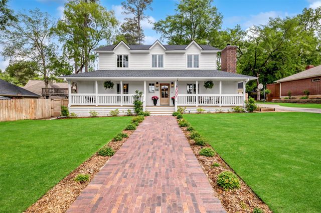 140 April Waters Drive W, Conroe, TX 77356