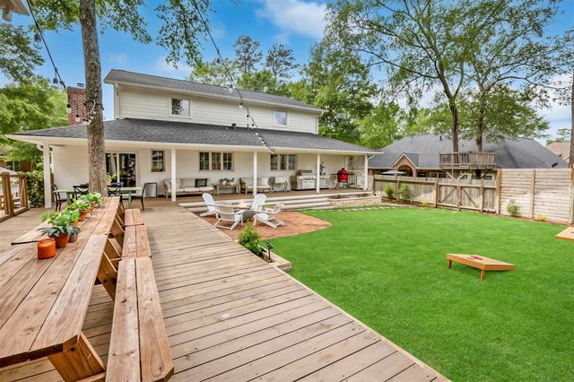 140 April Waters Drive W, Conroe, TX 77356