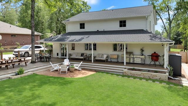 140 April Waters Drive W, Conroe, TX 77356