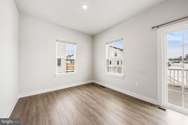 1079 WOODMONT LN, Catasauqua, PA 18032