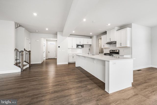 1079 WOODMONT LN, Catasauqua, PA 18032