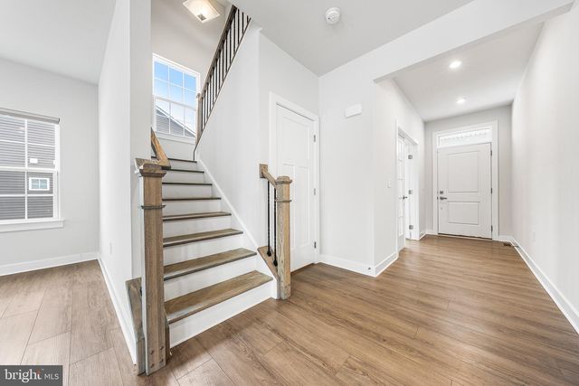 1079 WOODMONT LN, Catasauqua, PA 18032