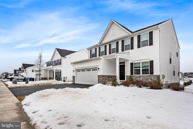 1079 WOODMONT LN, Catasauqua, PA 18032