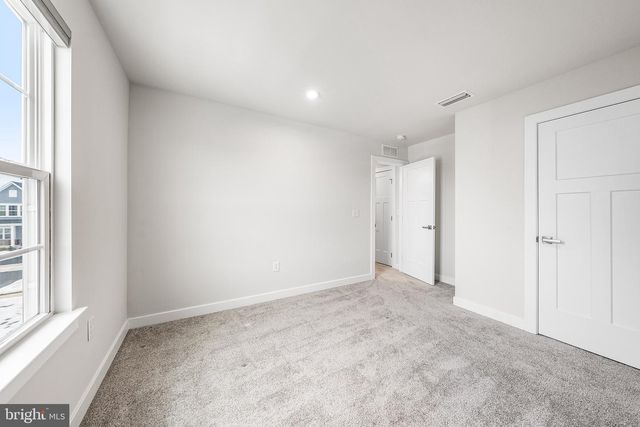 1079 WOODMONT LN, Catasauqua, PA 18032