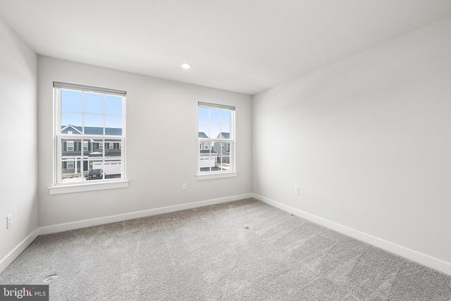 1079 WOODMONT LN, Catasauqua, PA 18032