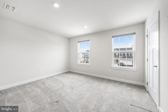 1079 WOODMONT LN, Catasauqua, PA 18032