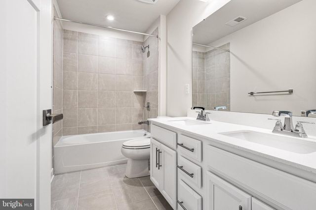 1079 WOODMONT LN, Catasauqua, PA 18032