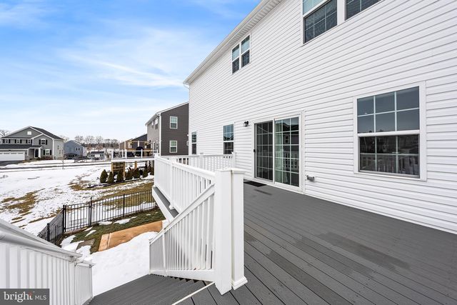 1079 WOODMONT LN, Catasauqua, PA 18032