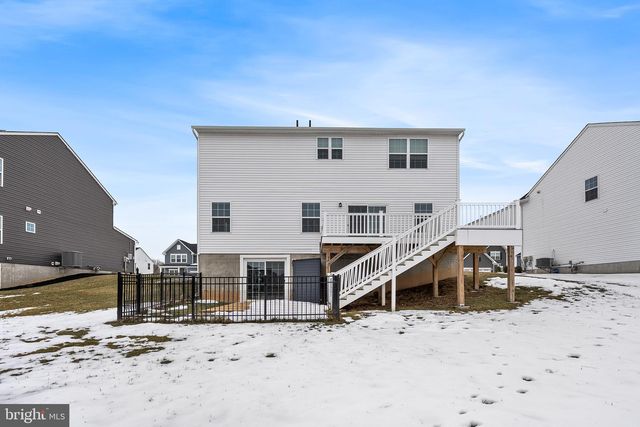 1079 WOODMONT LN, Catasauqua, PA 18032