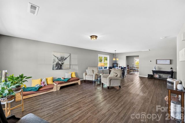 5045 Ashley Place Drive, Bessemer City, NC 28016