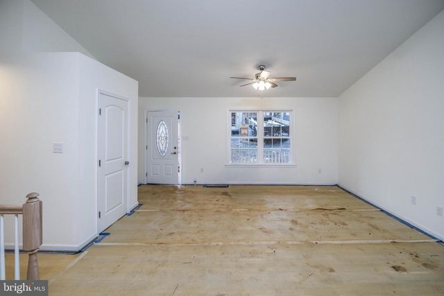 928 HIGH TOP RD, Linden, VA 22642