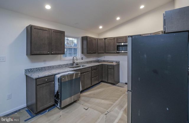 928 HIGH TOP RD, Linden, VA 22642