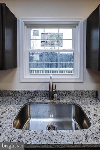 928 HIGH TOP RD, Linden, VA 22642