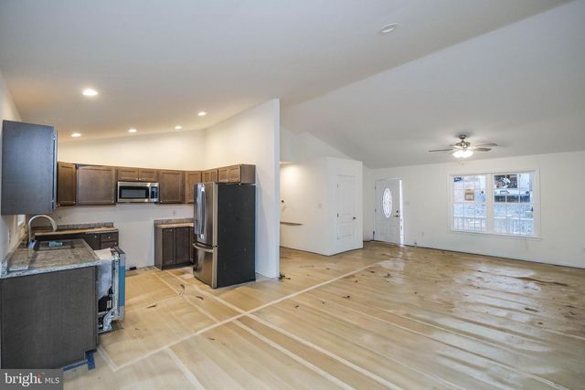 928 HIGH TOP RD, Linden, VA 22642