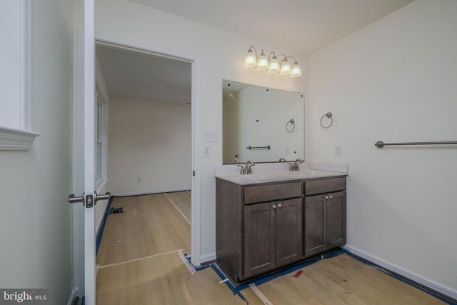 928 HIGH TOP RD, Linden, VA 22642