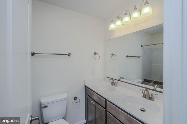 928 HIGH TOP RD, Linden, VA 22642