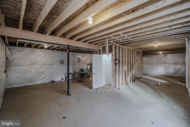 928 HIGH TOP RD, Linden, VA 22642