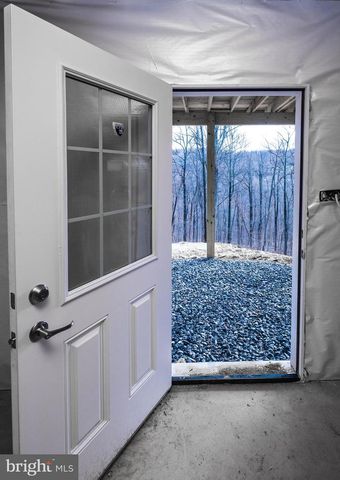 928 HIGH TOP RD, Linden, VA 22642