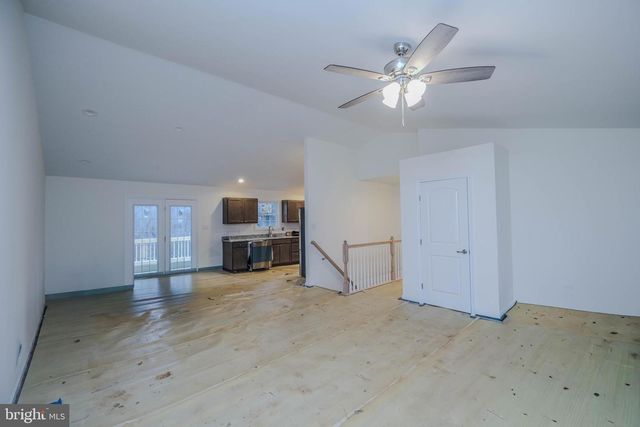 928 HIGH TOP RD, Linden, VA 22642