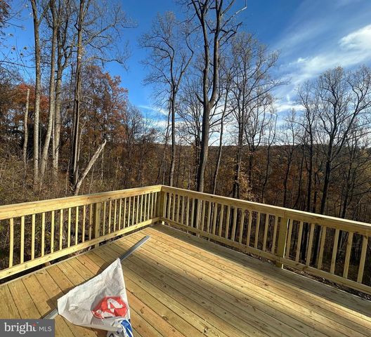 928 HIGH TOP RD, Linden, VA 22642