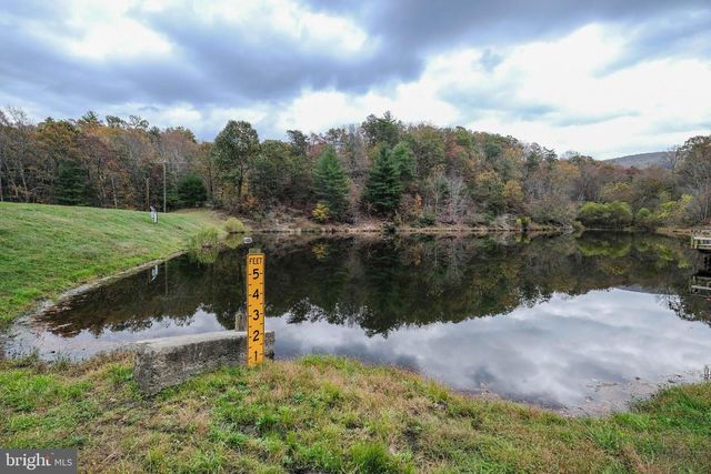 928 HIGH TOP RD, Linden, VA 22642