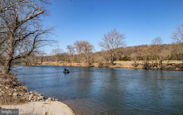 928 HIGH TOP RD, Linden, VA 22642