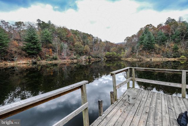 928 HIGH TOP RD, Linden, VA 22642