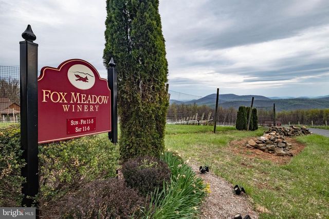 928 HIGH TOP RD, Linden, VA 22642