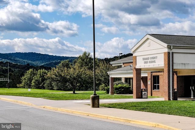 928 HIGH TOP RD, Linden, VA 22642